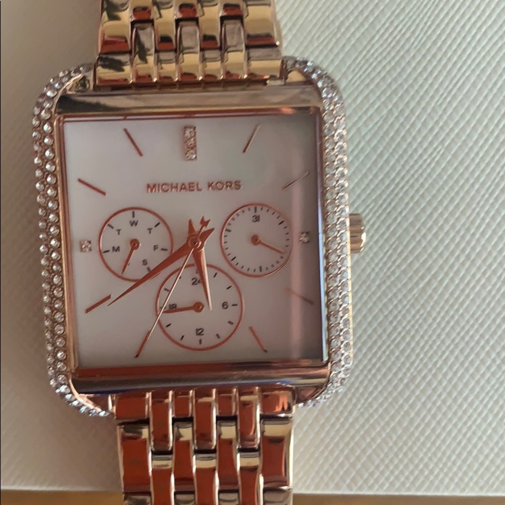 Michael Kors Watch “Brand New” in box with tags - Picture 2 of 8